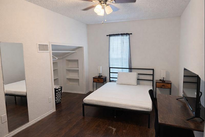 2nd Floor bedroom
