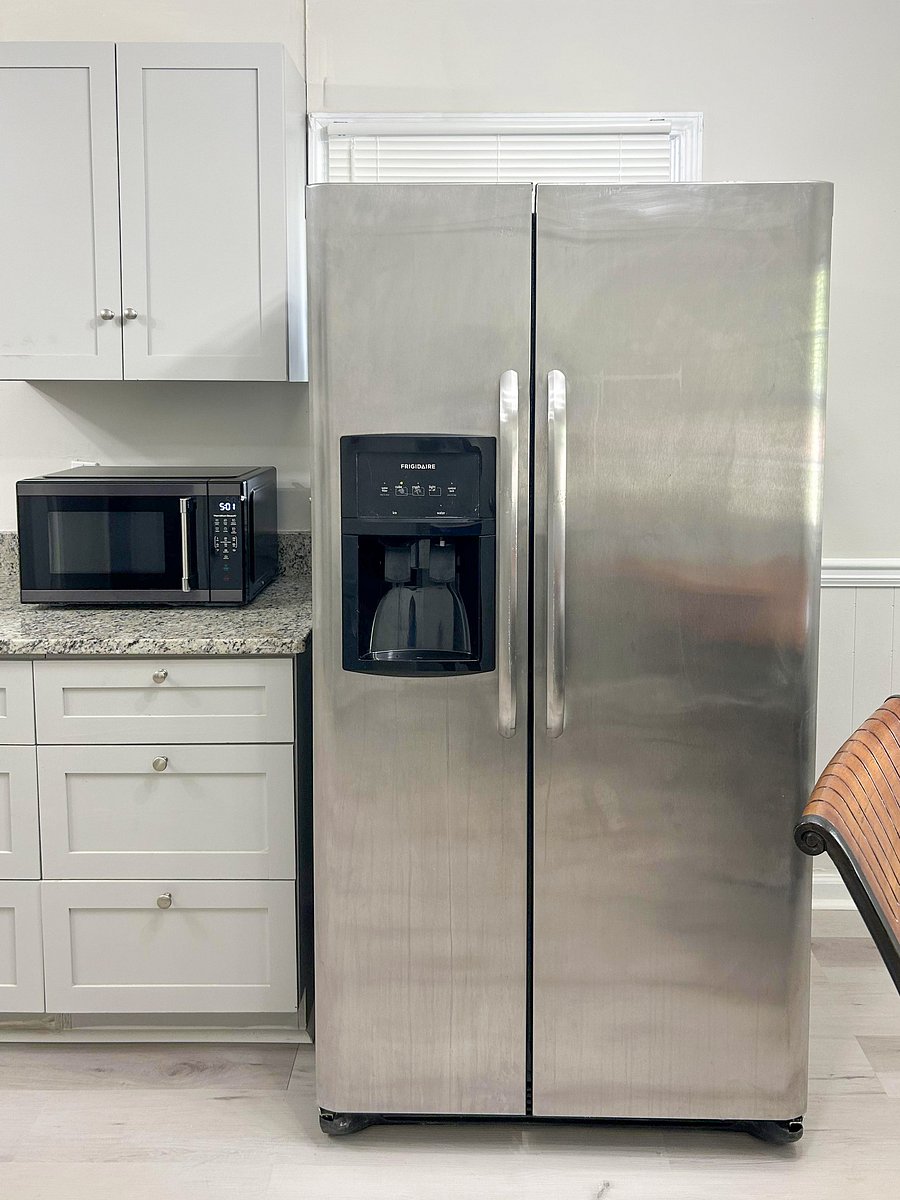 Refridgerator