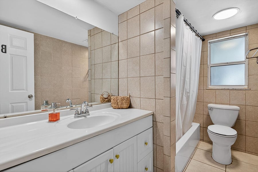 Bathtub / Shower Combo with Double Sink Vanity