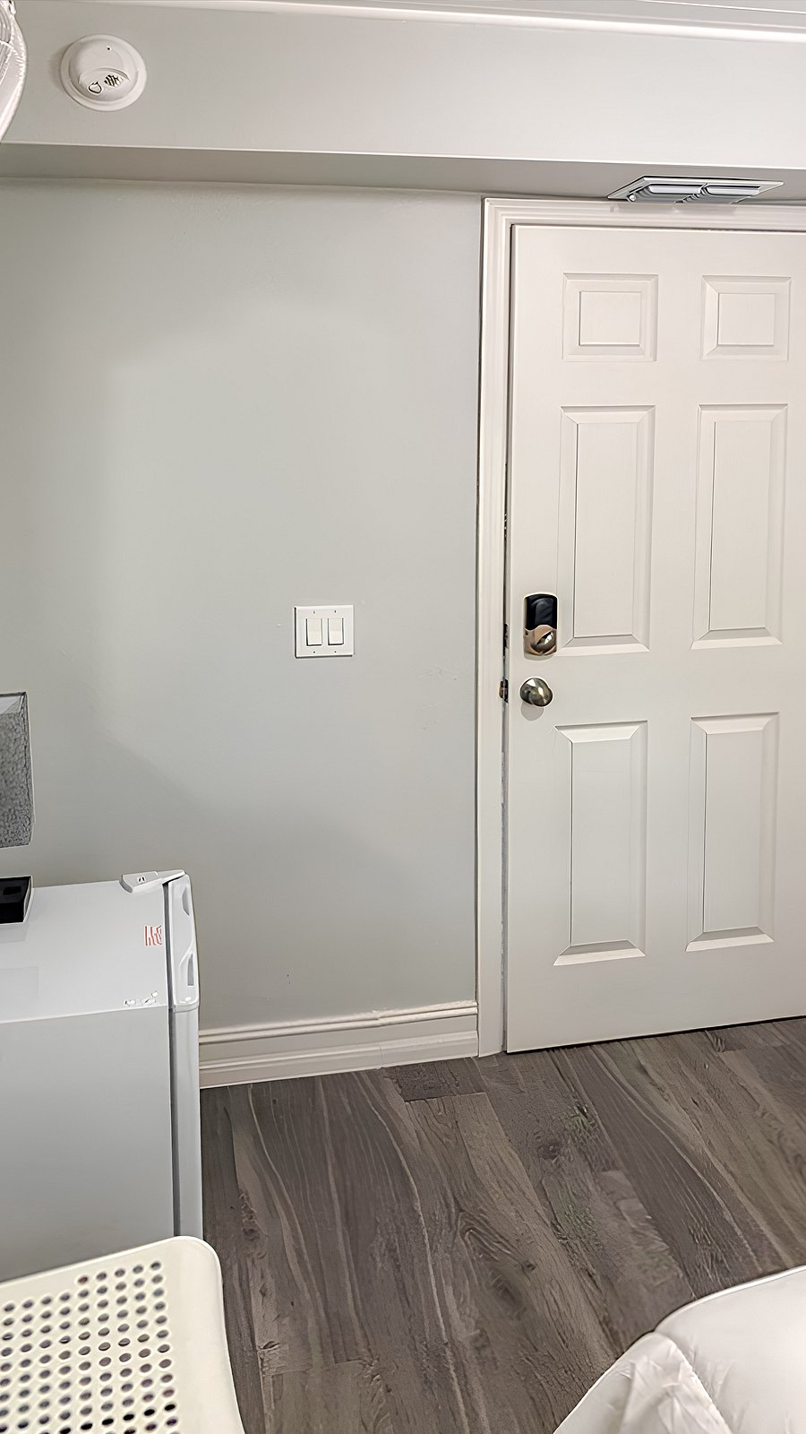 Minifridge and Light with USB charging station