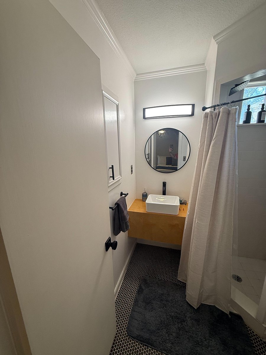 Bathroom in Master Bedroom 1