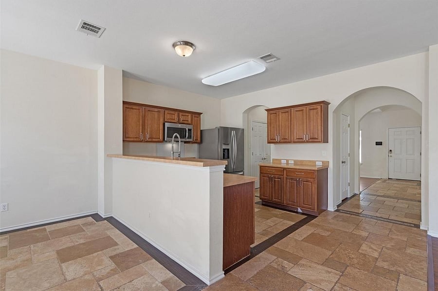 Shared kitchen and din