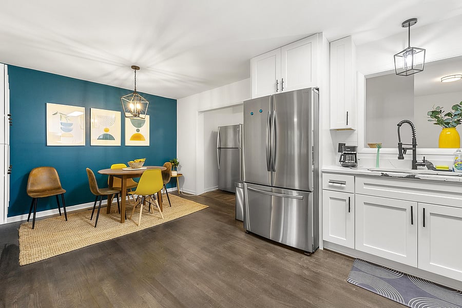 Kitchen & Dining Area