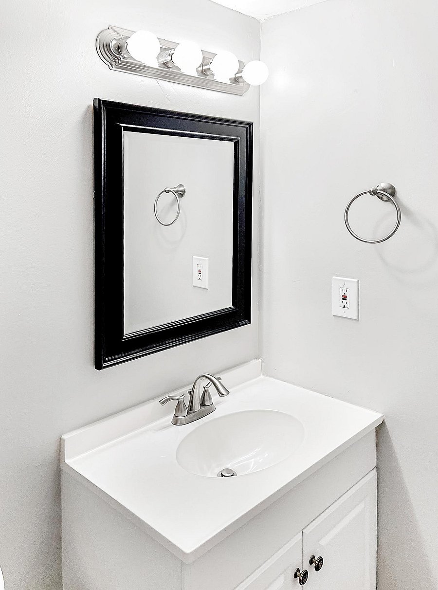 Main floor shared bathroom
