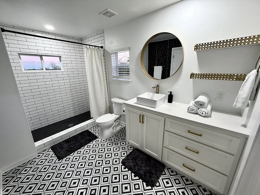 Master Bedroom En-Suite Full Bathroom - Shower Only & 1 large walk-in closet