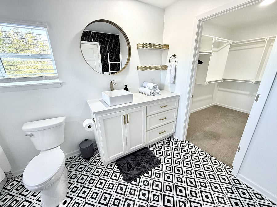 Master Bedroom En-Suite Full Bathroom - Shower Only & 1 large walk-in closet