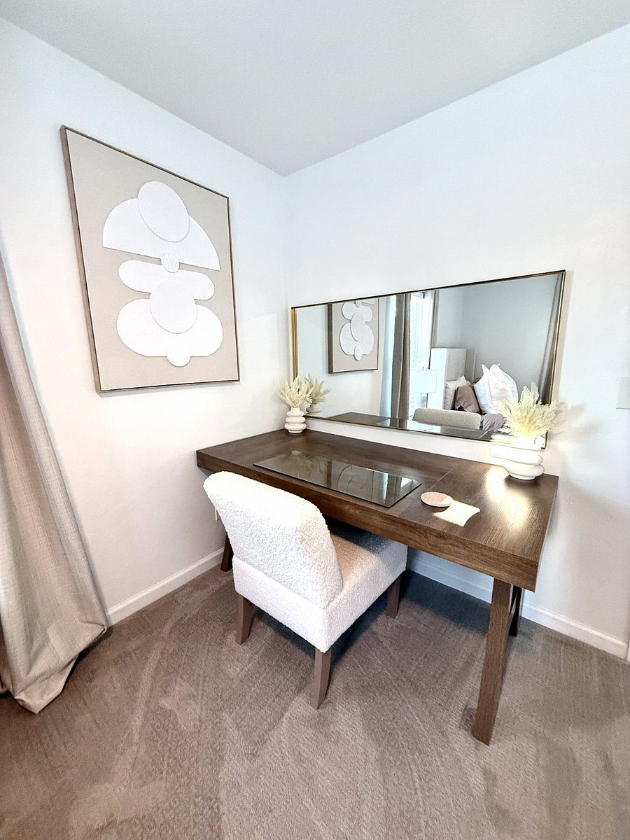 Interior Amenity - Smallest upstairs bedroom Dressing Vanity & Mirror