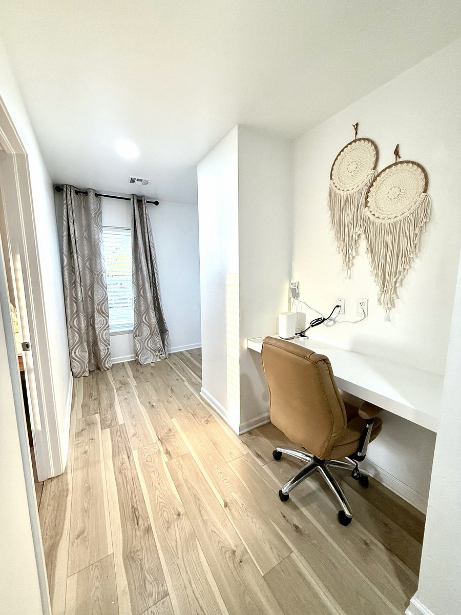 Interior Amenity - Upstairs Private Workspace in Hallway Adjacent to Bedrooms