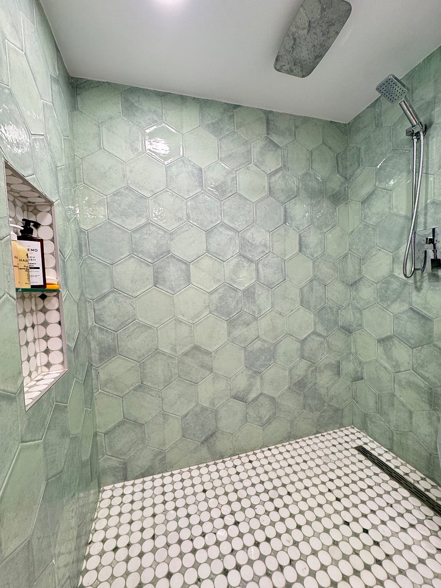 Bathroom - Detail of tiles