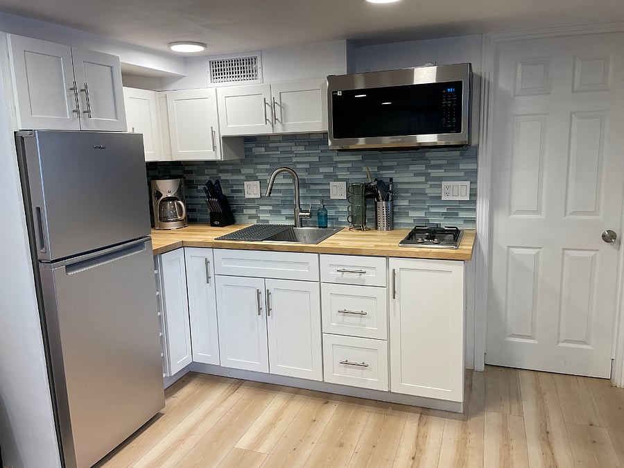 Kitchenette well equipped