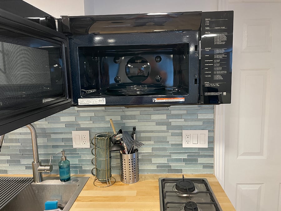 Large microwave/oven