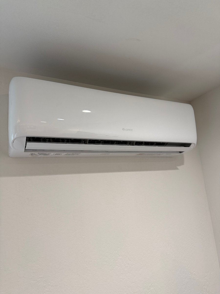 Separate heating and AC. Dehumidifier also installed. 