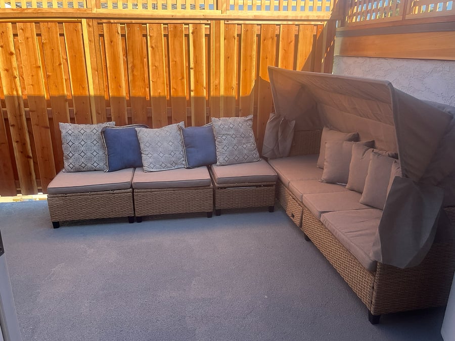 10x10 fully private patio.