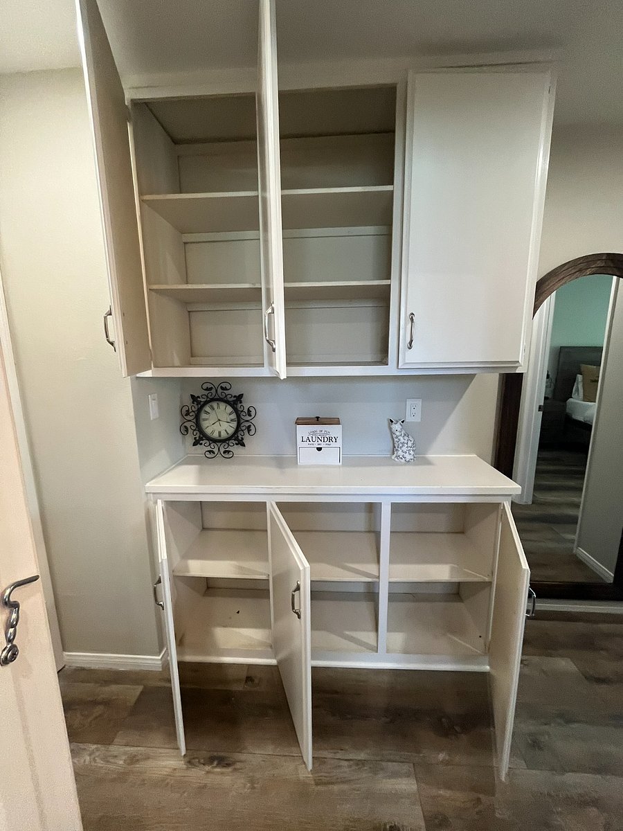 Lots of hallway storage.