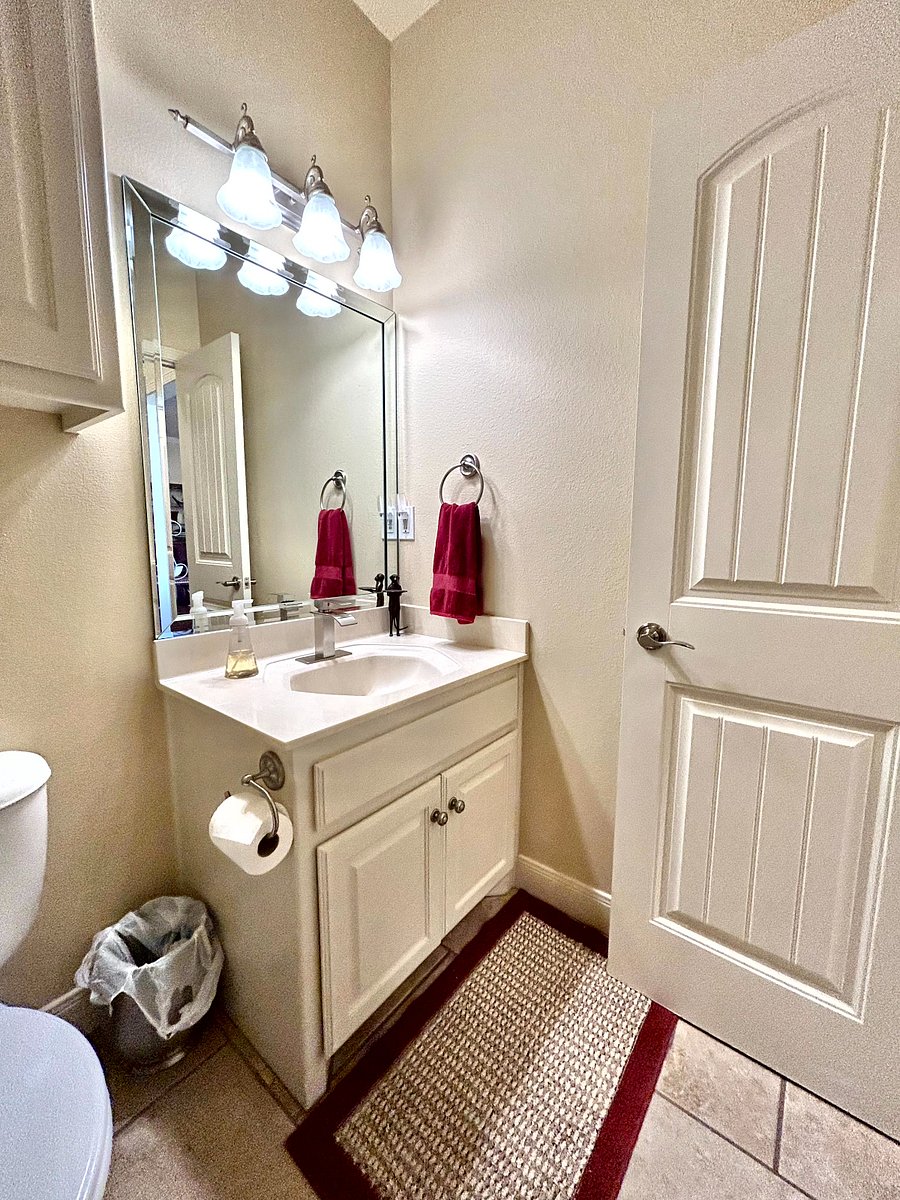 1/2 Bath