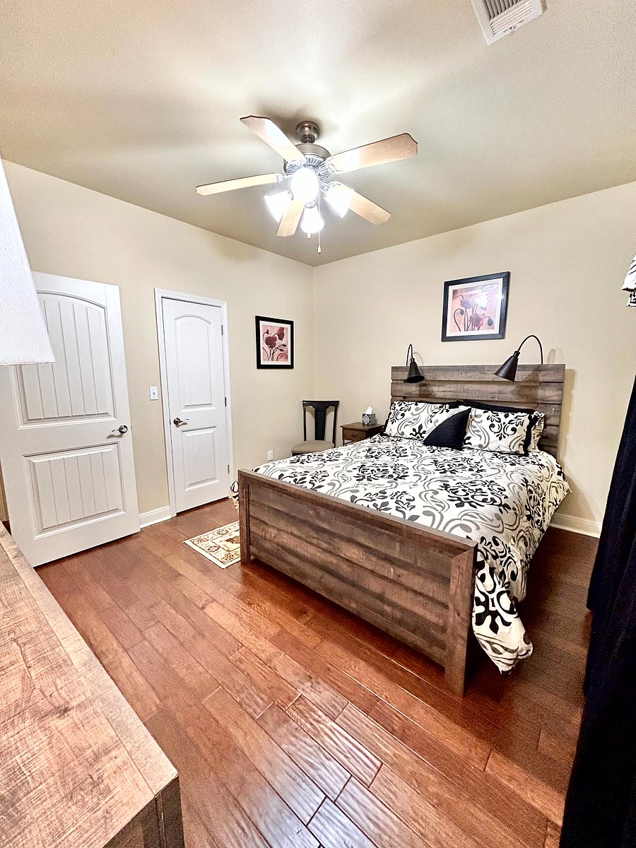 Bedroom #2 with Queen Bed