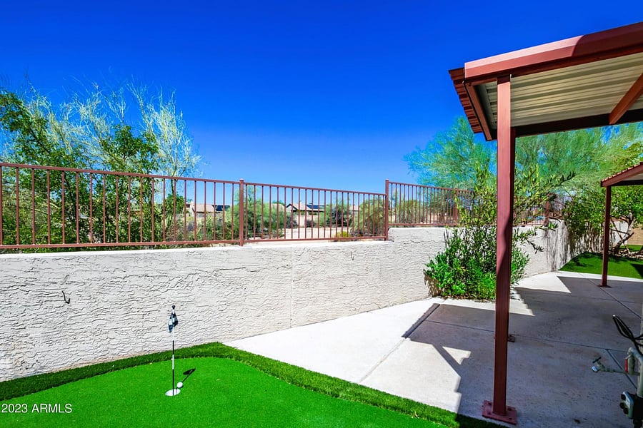 Putting green on property with clubs!