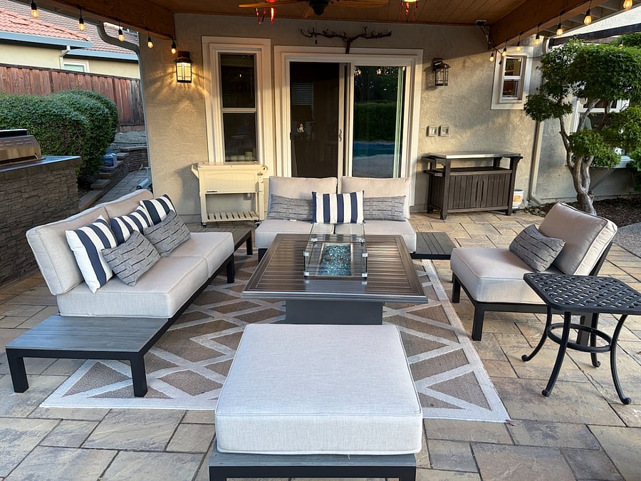 Cabana sitting ares with heaters