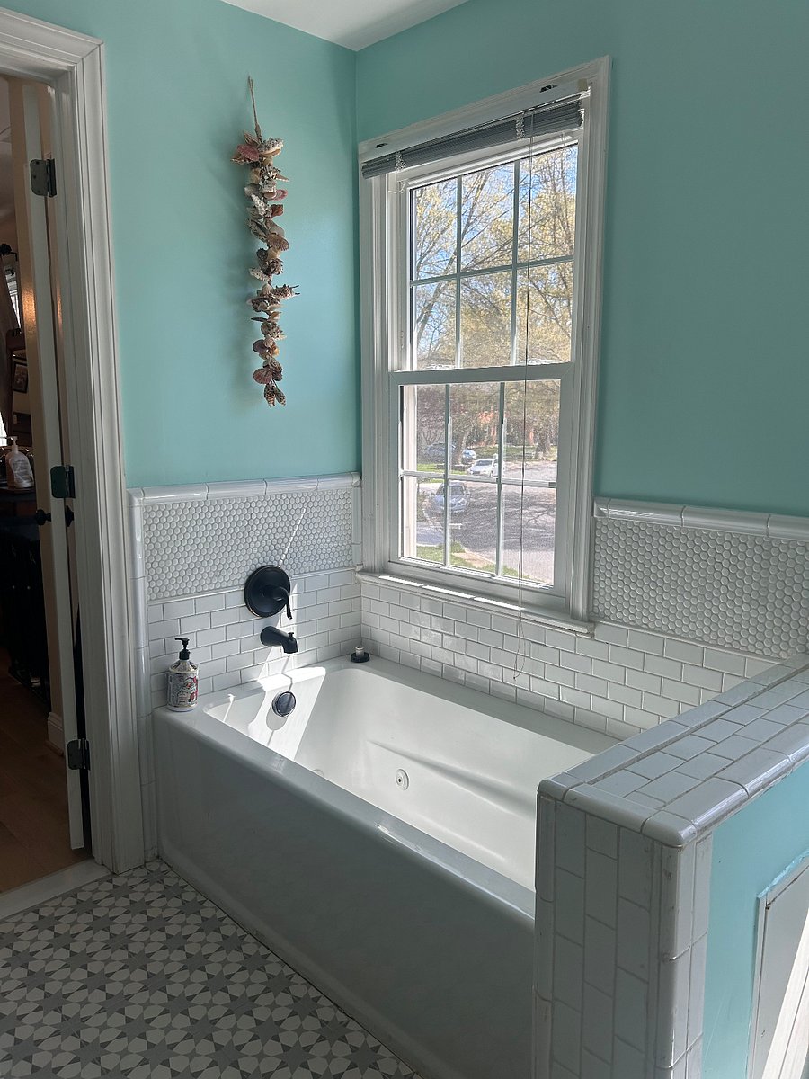 Upper Level Master Bath