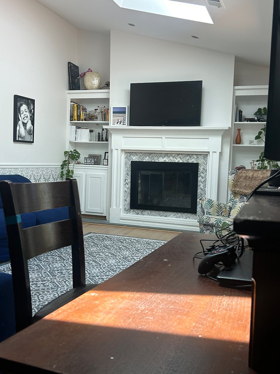 Ground Level Family Room w Gas Fireplace