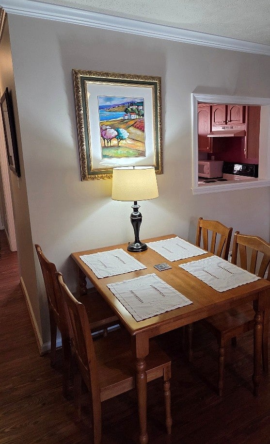 Dining area table