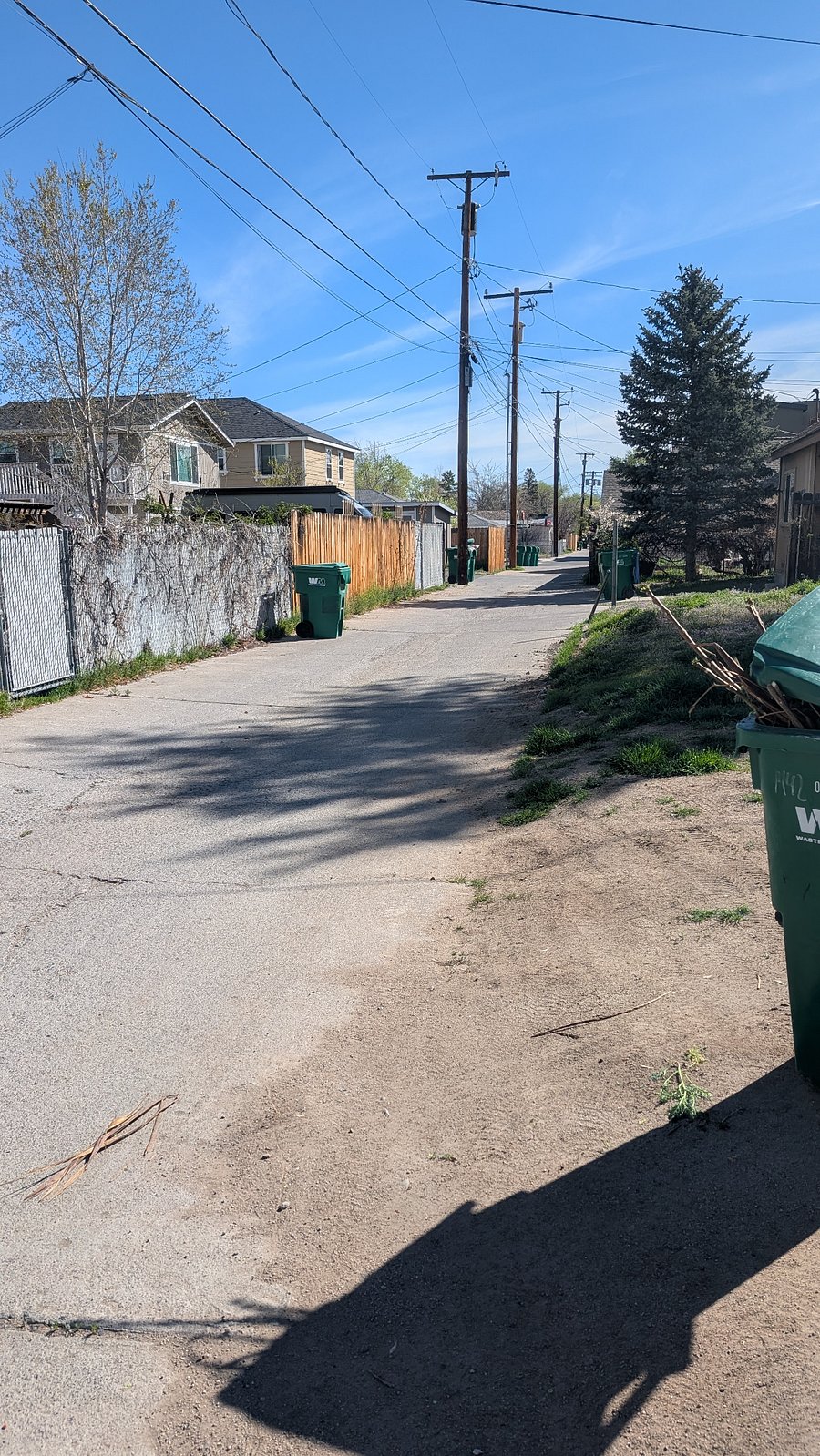 This is the alley heading towards Forest Street. You have to take a right at Forest because it is a one-way. This part of Midtown has a good number of one-way streets. This street is heading east from the garage apartment.