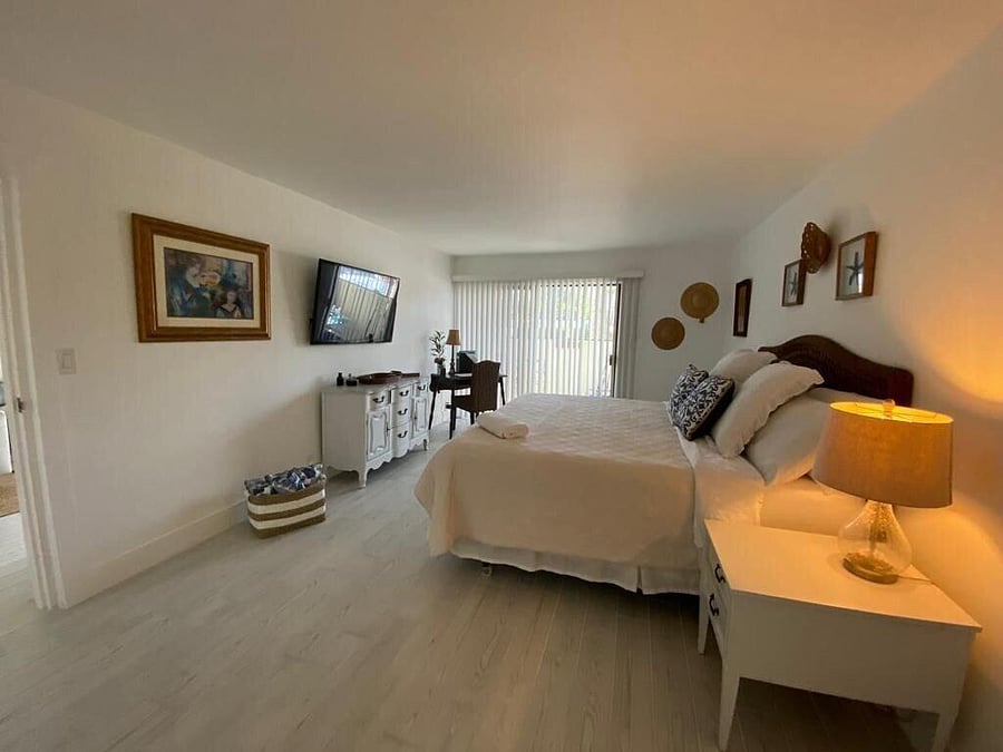 Mster bedroom