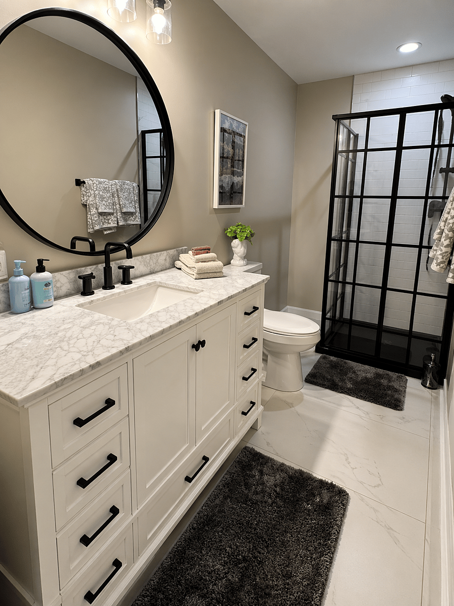 Tiled bathroom floor and shower/
Handheld shower head option