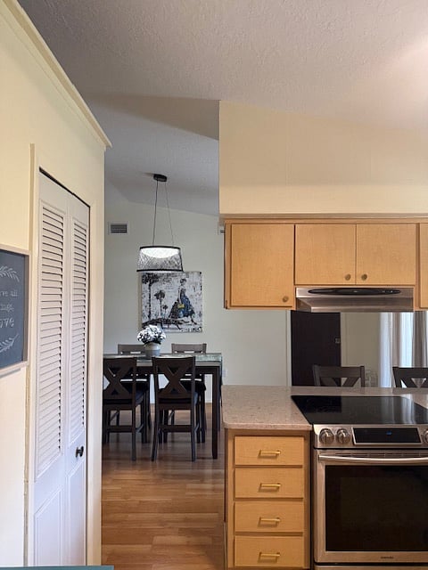 Furnished Finder property 985153_1 photo 16