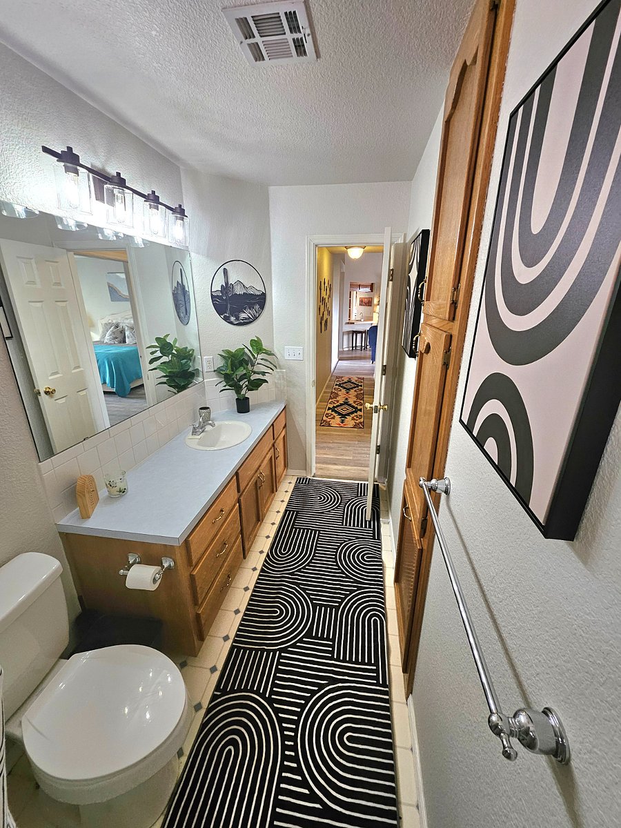 2nd bathroom