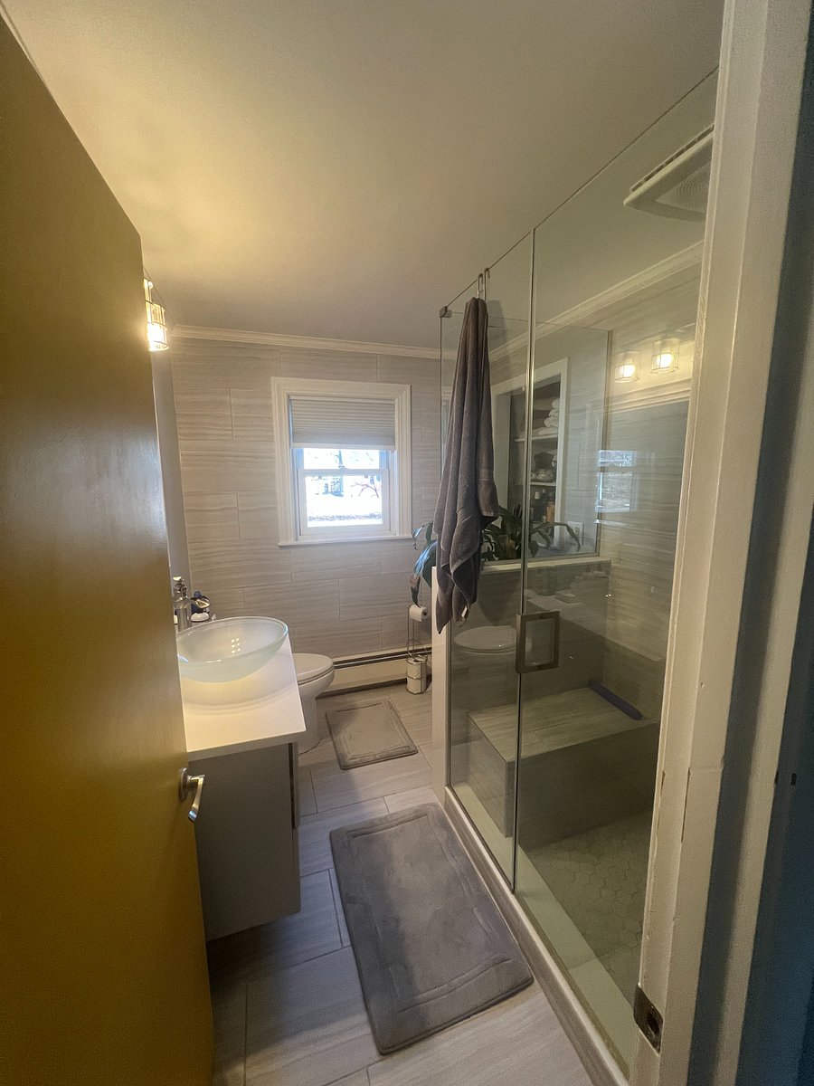 Shared bathroom w/ walk in shower