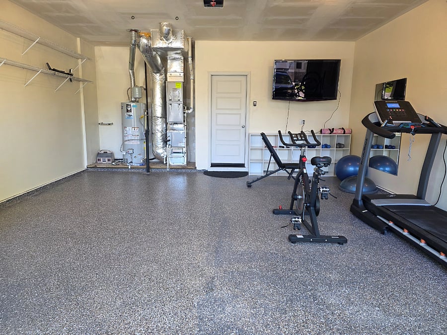 Garage / Gym