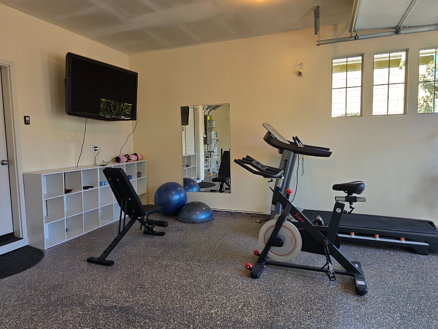 Garage / Gym