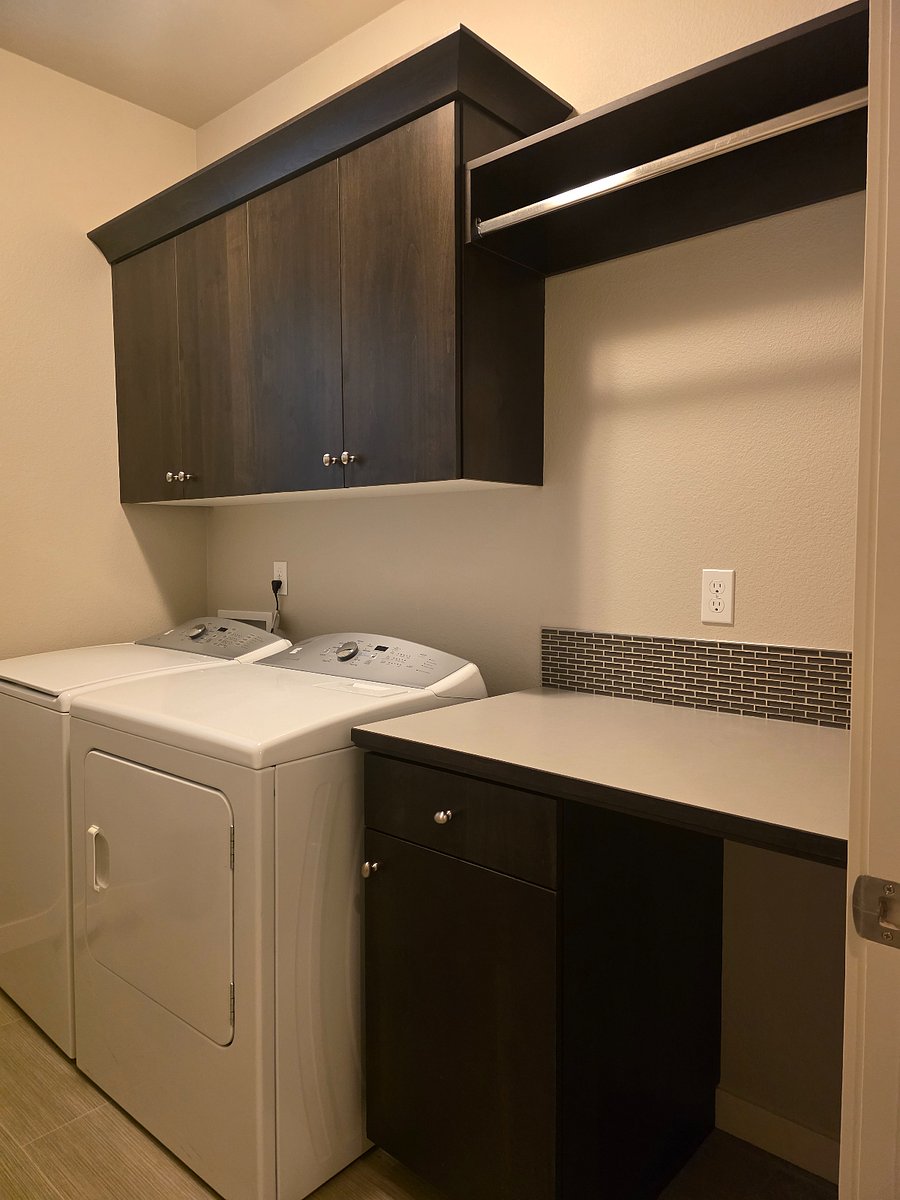 Foyer Laundry