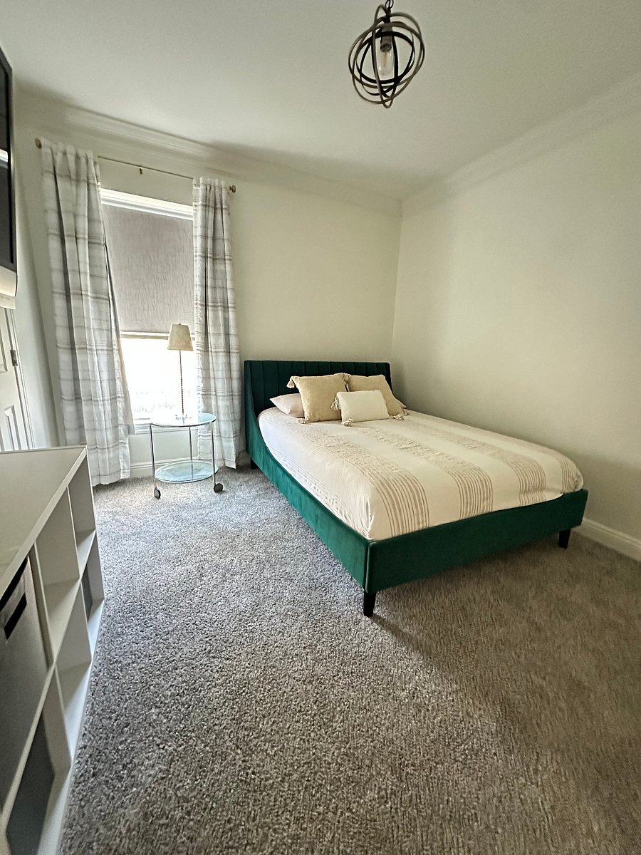 Queen Bedroom