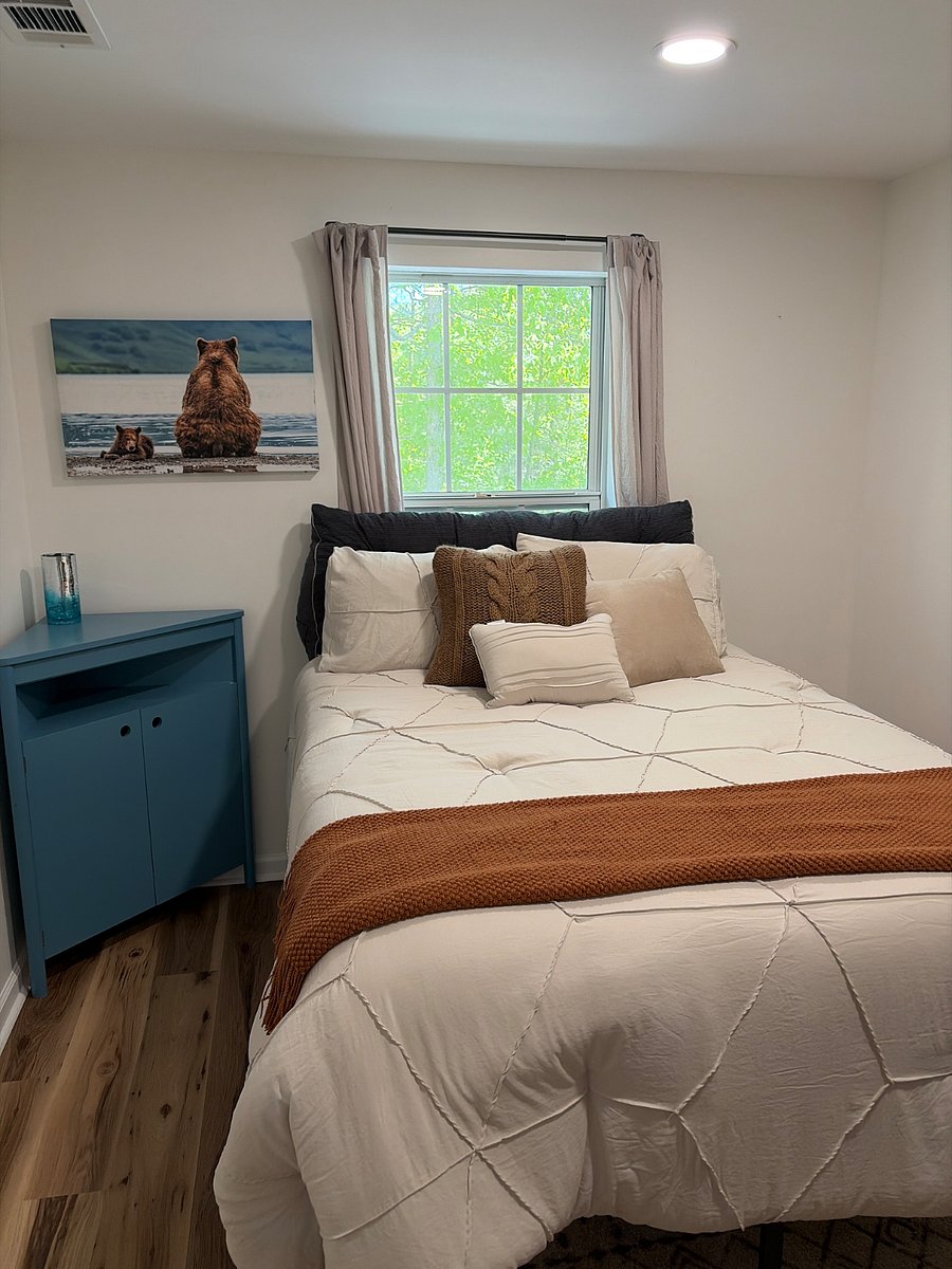 Second bedroom quiet and cozy for restful sleep