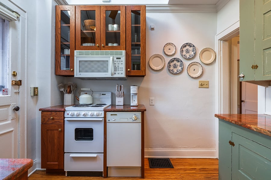 The large, well stocked kitchen makes meals and clean up easy