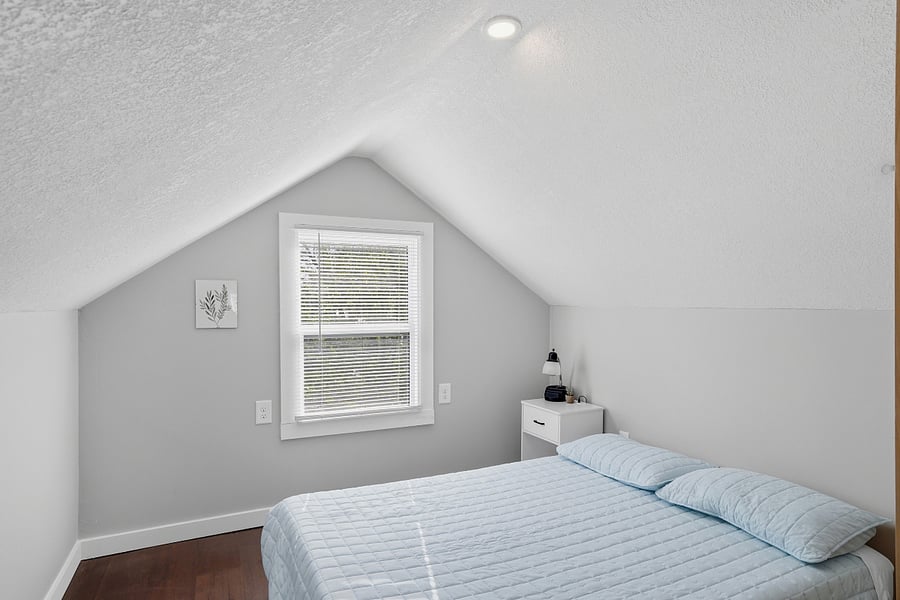 Upper Bedroom