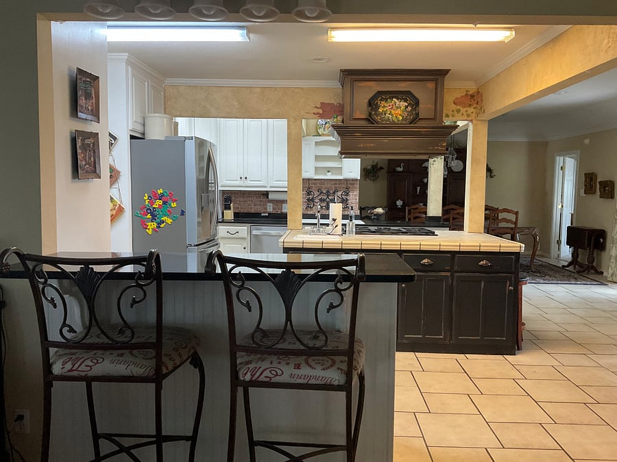Kitchen and bar 