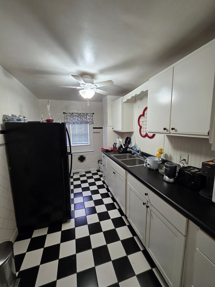 Full Kitchen 