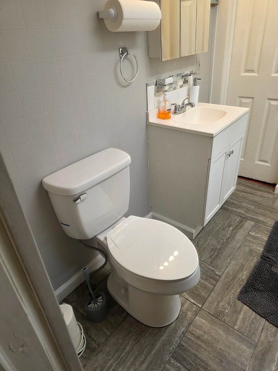 Jack & Jill full Bathroom