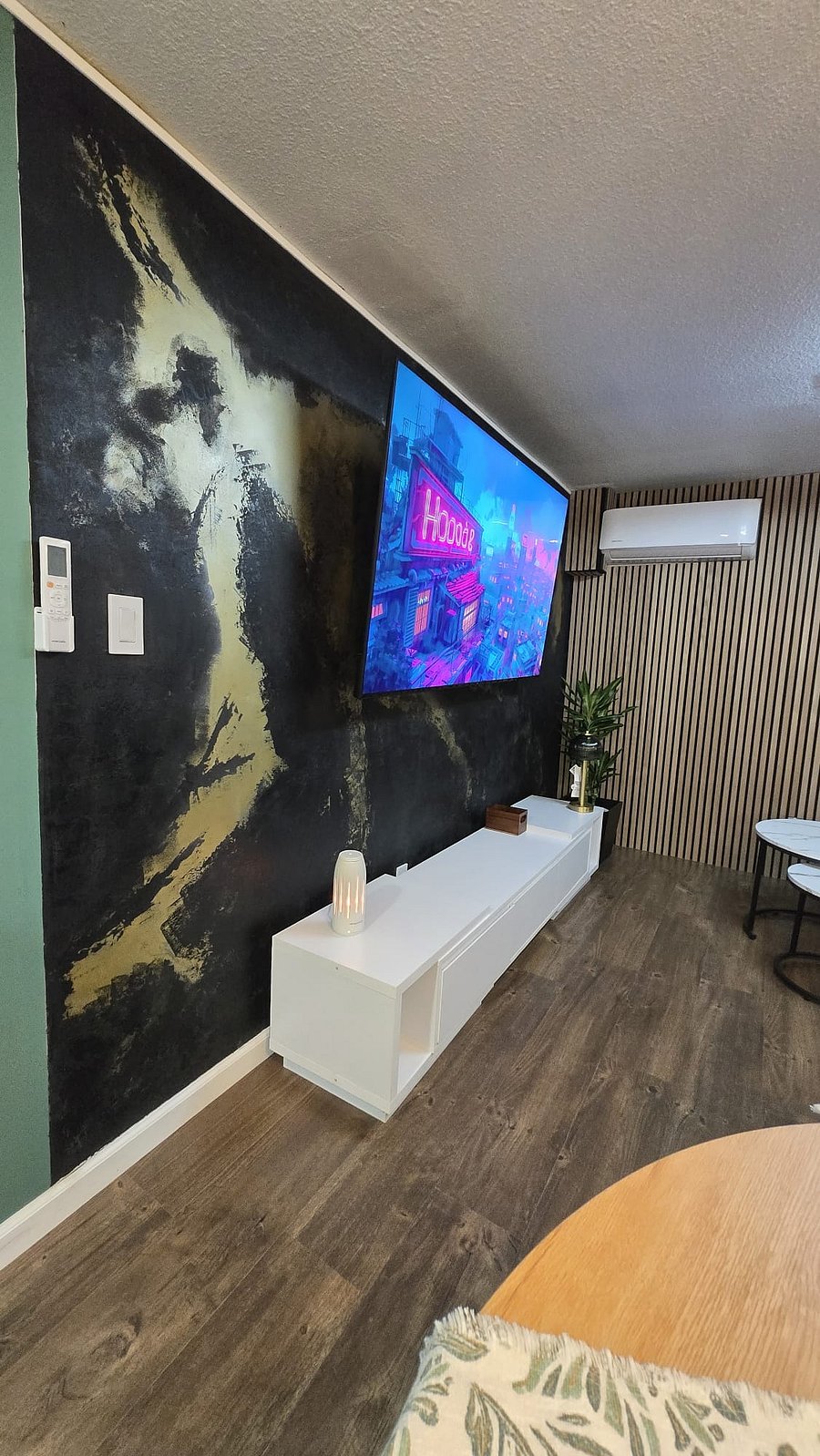 Leaving & Dining area