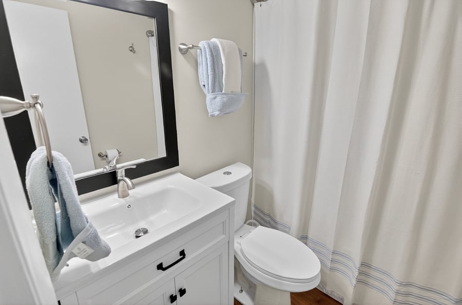 Completed renovated full bathroom.