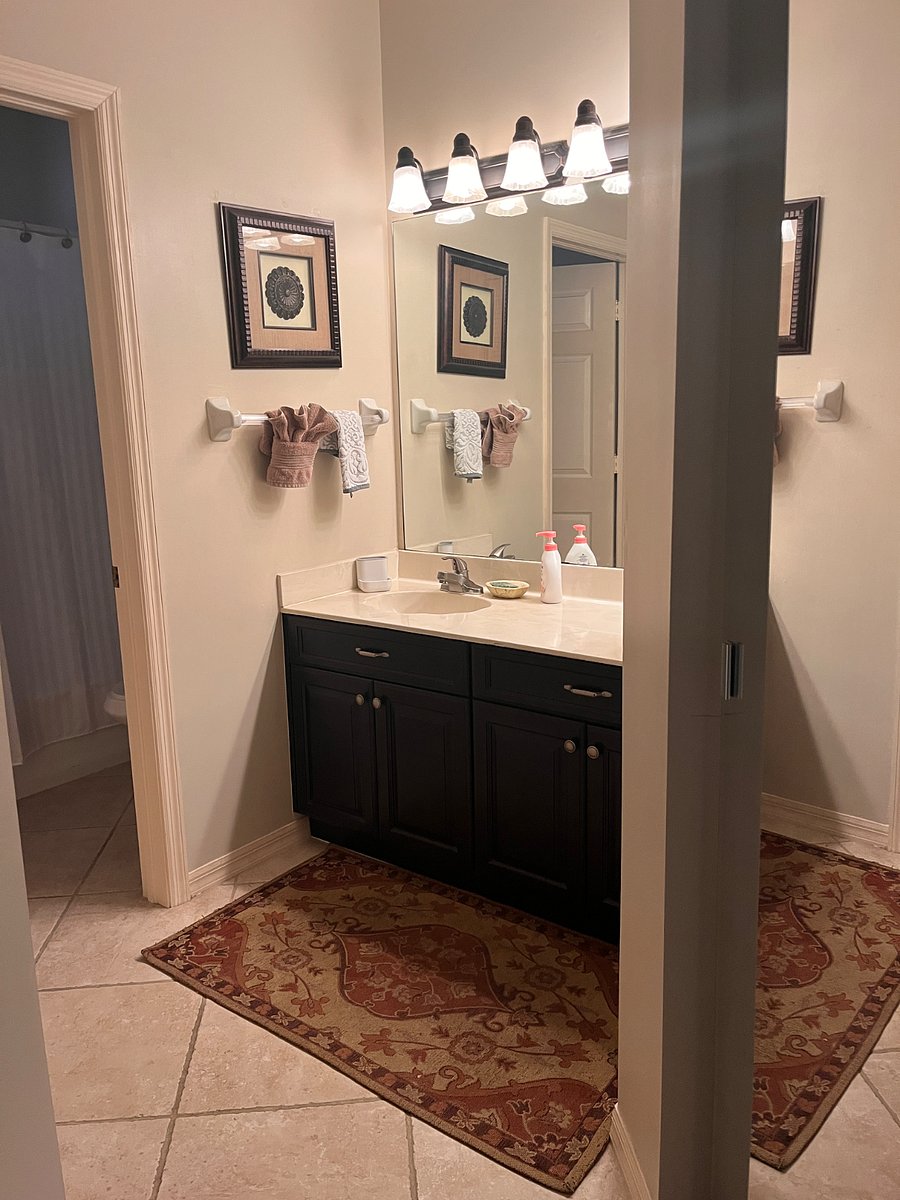 Master bathroom 