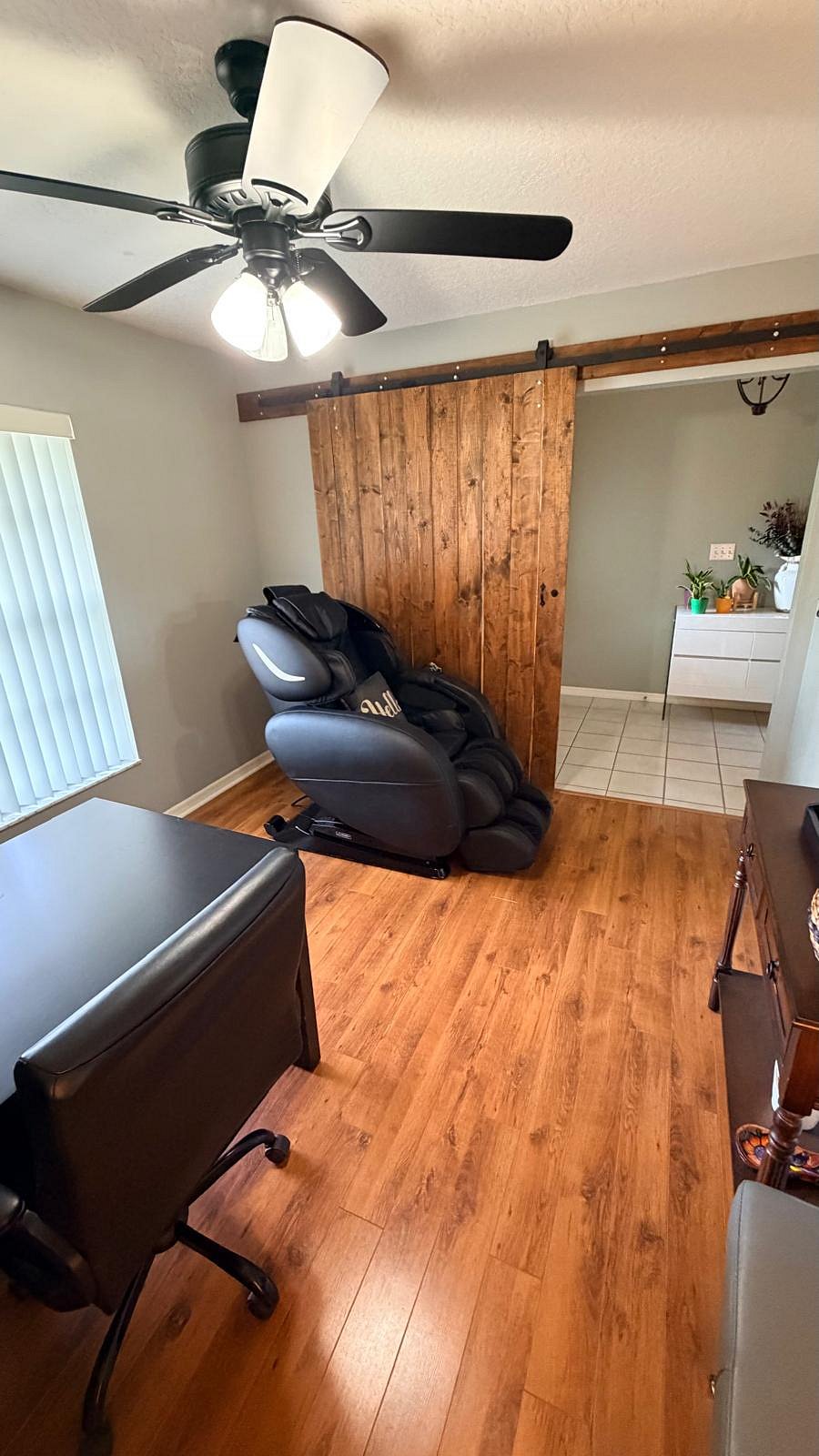 Office space + massage chair