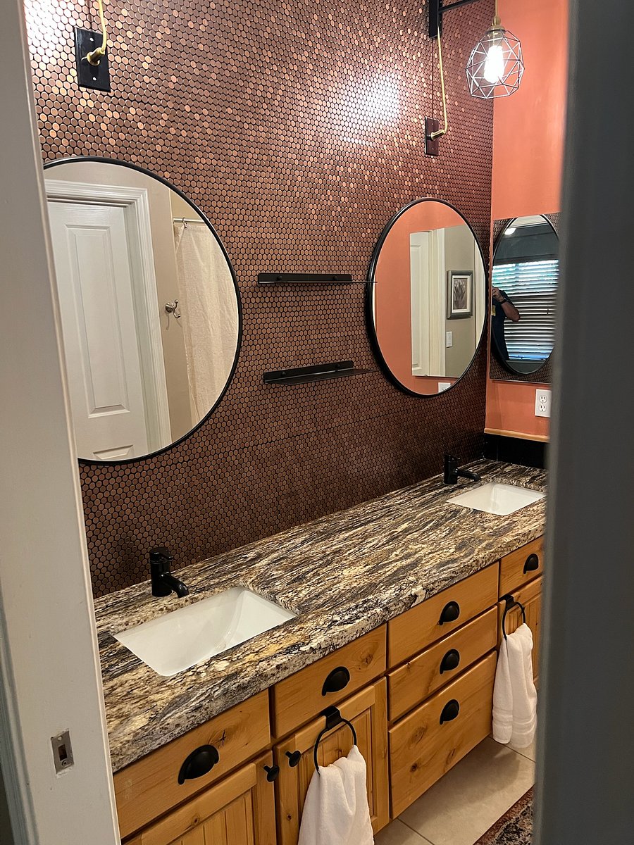 primary suite main level