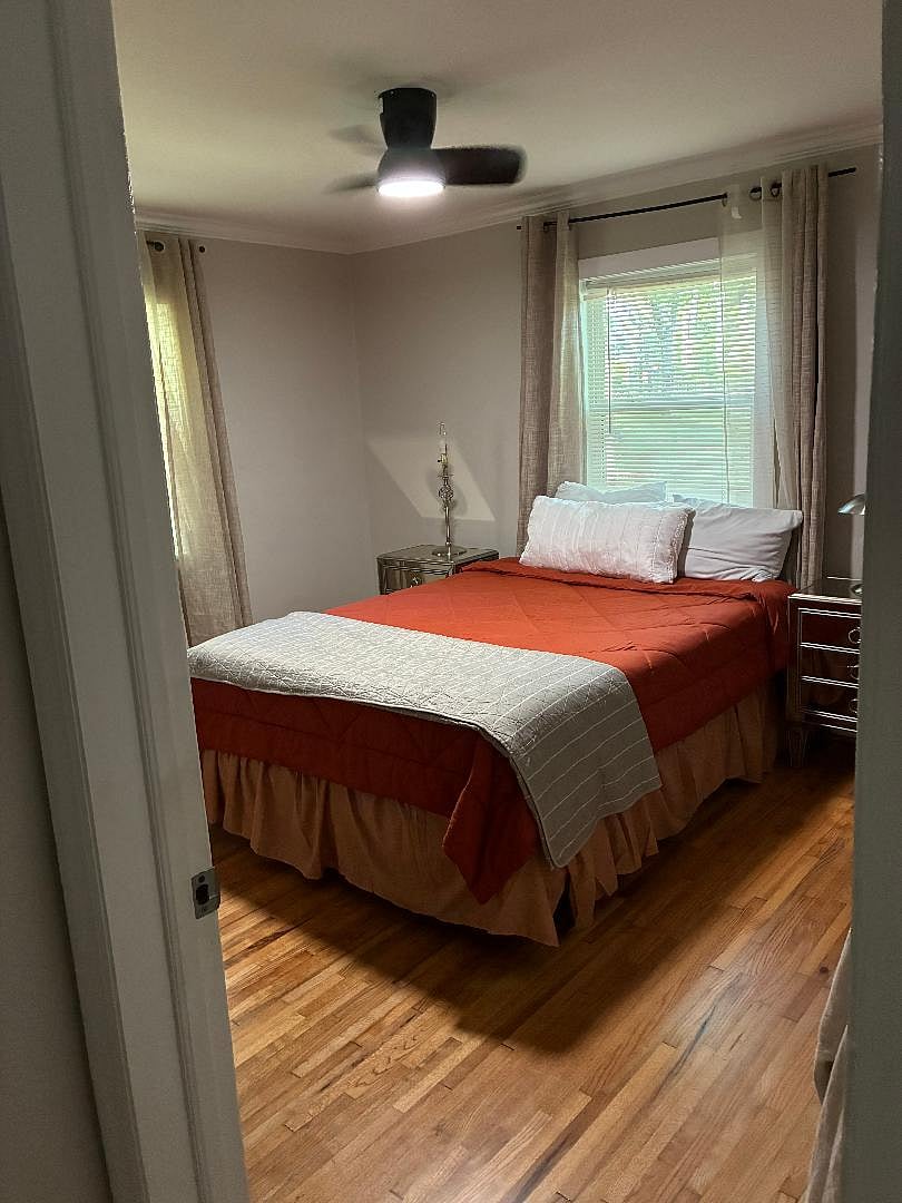 Rear bedroom