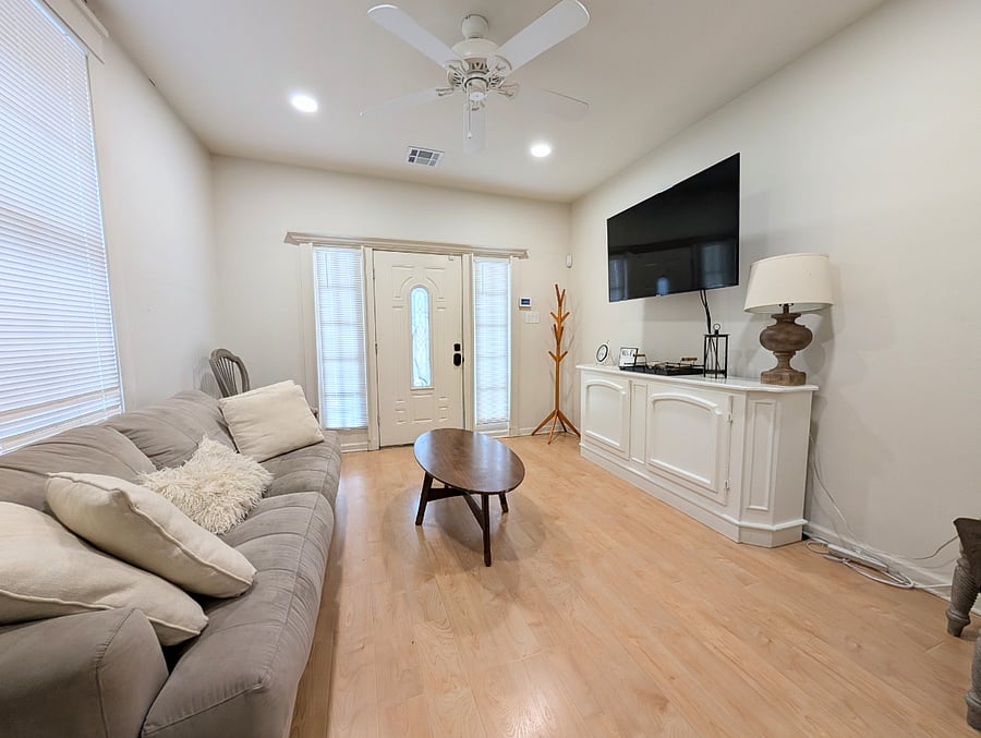 Furnished Finder property 985811_1 photo 8