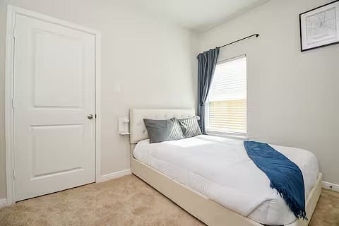 Full Bedroom