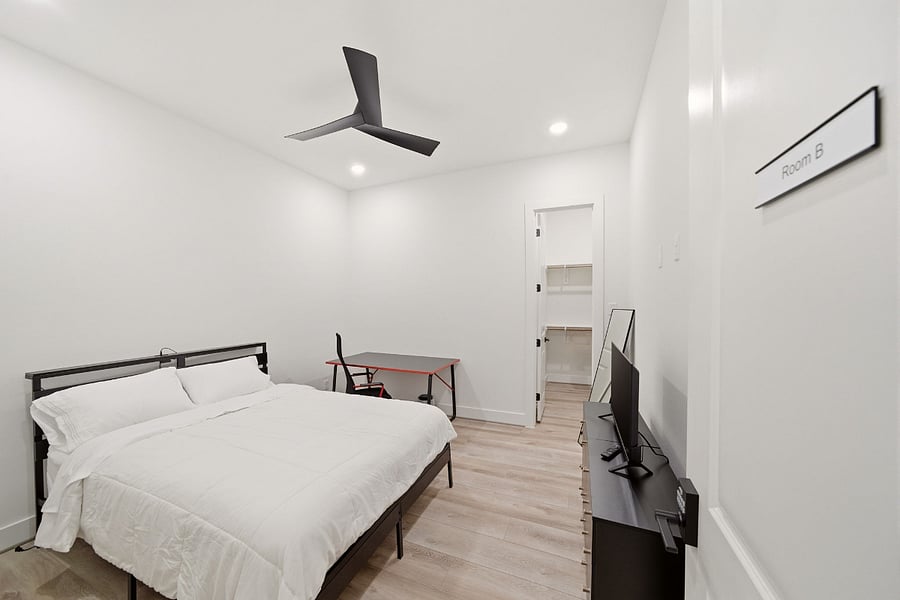 Bedroom B (Message us for pricing)